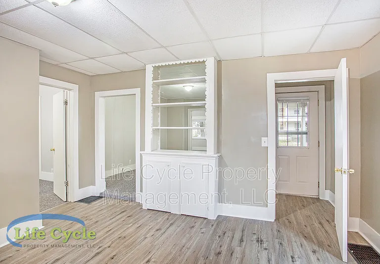 940 McReynolds Ave NW #1 — Photo 3