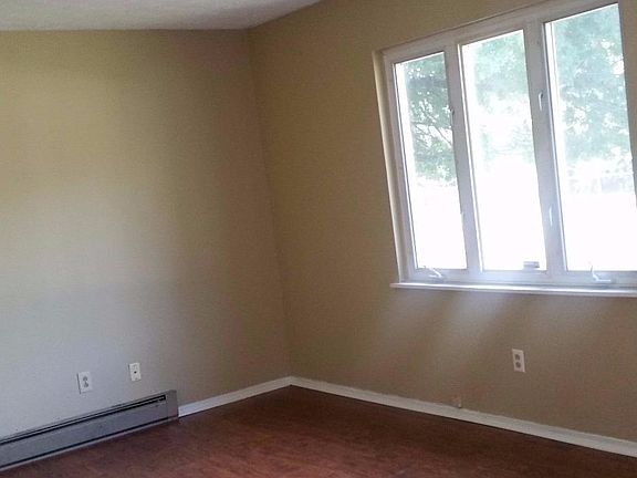 3rd image of 1085 Pennebaker Dr