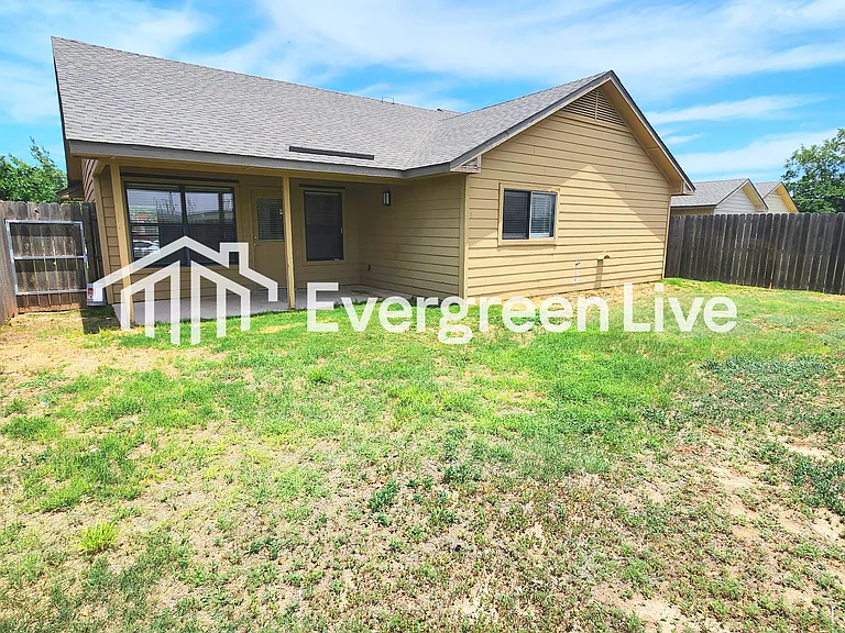 2223 Zia Ct — Photo 21