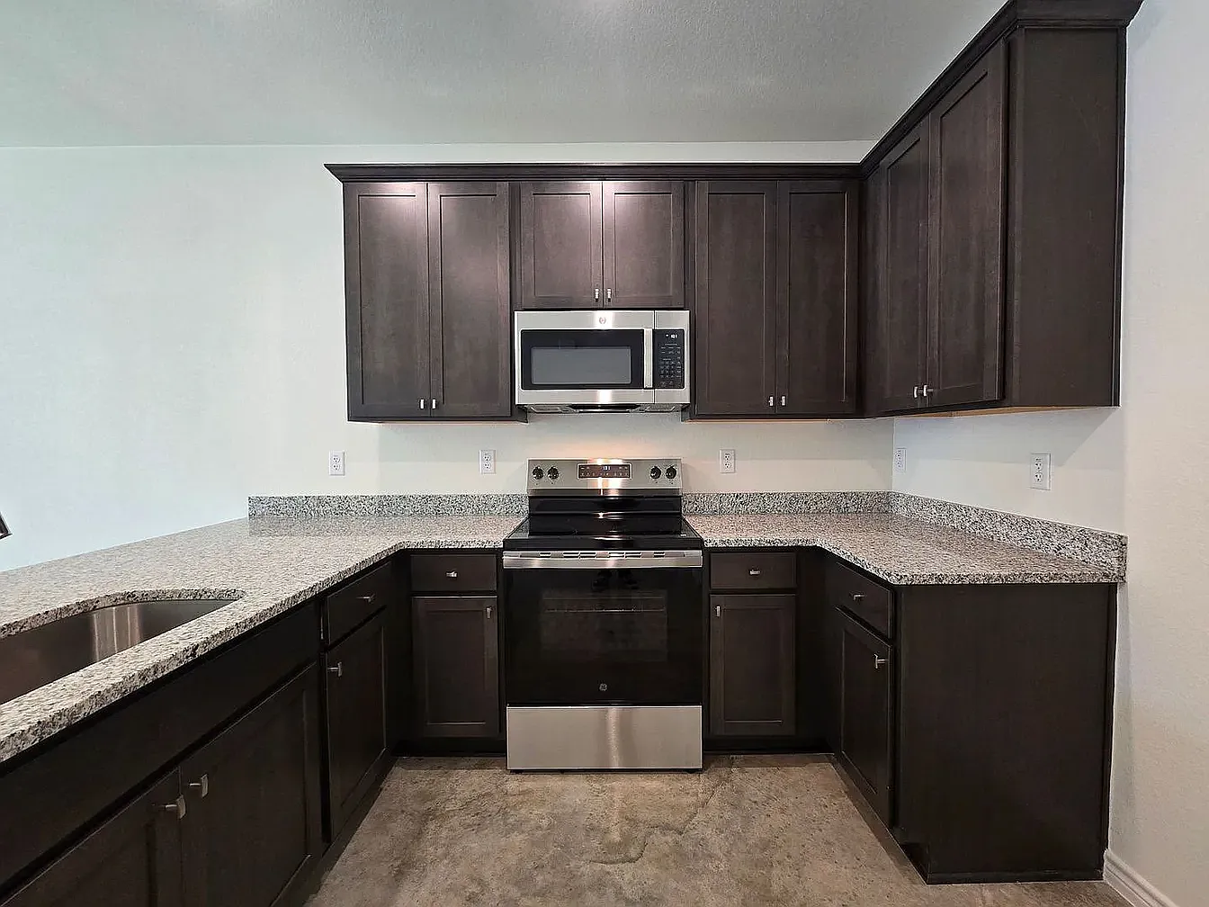 3716 Yellow Buckeye Dr — Photo 2
