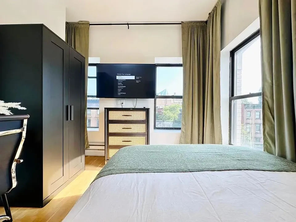 251 Dekalb Ave #2L-145