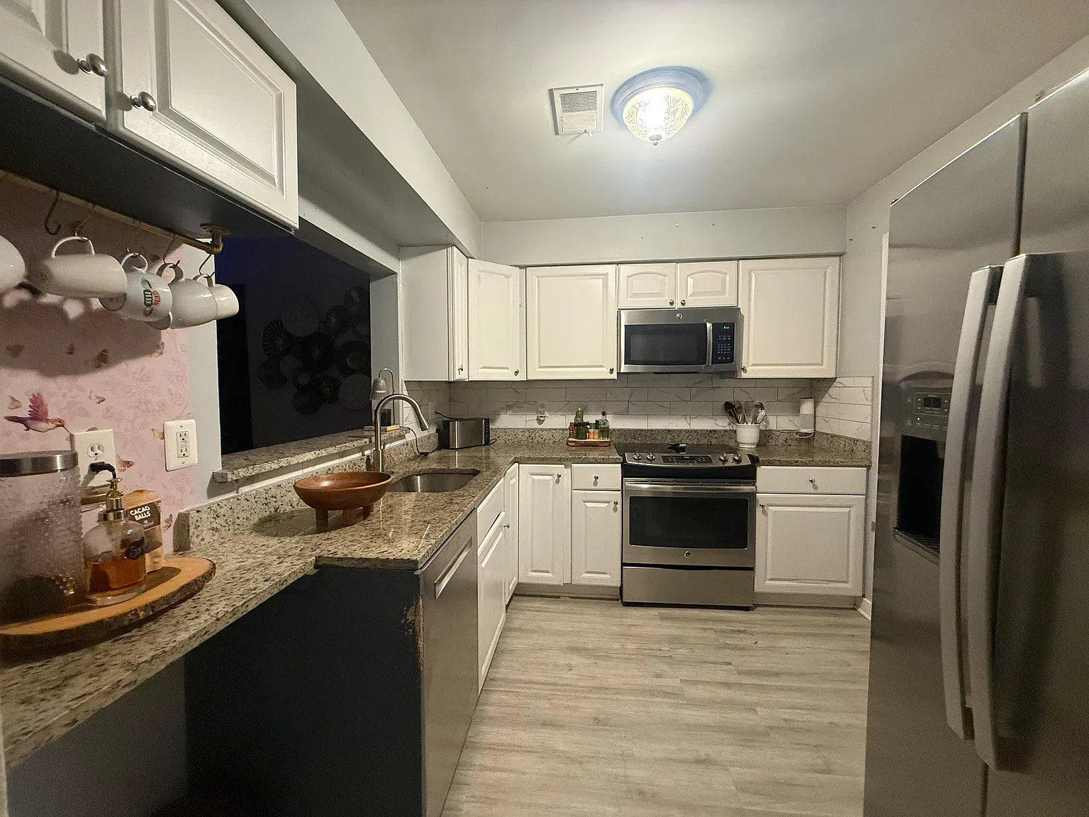 3 bed, 1.5 bath, 1183 sqft, $2,500 — Photo 1