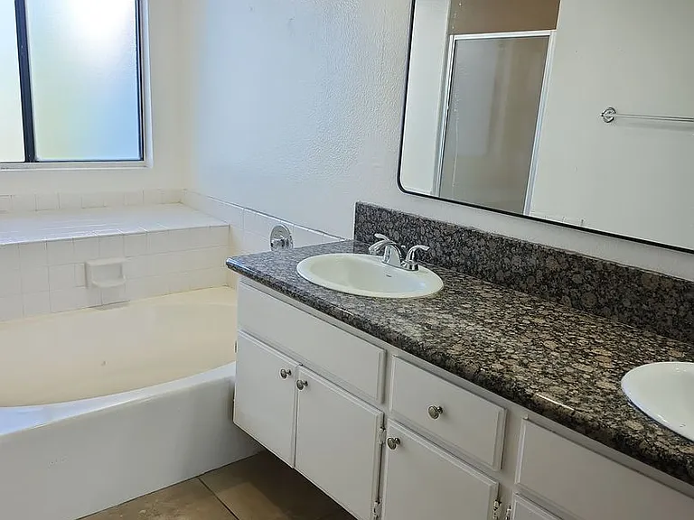 2216 Loggers Ln — Photo 17