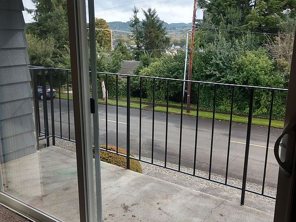 3rd image of 312 E Broadway Ave APT 8