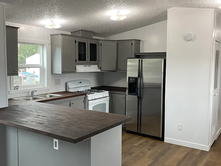 715 Center St E #105 — Photo 6