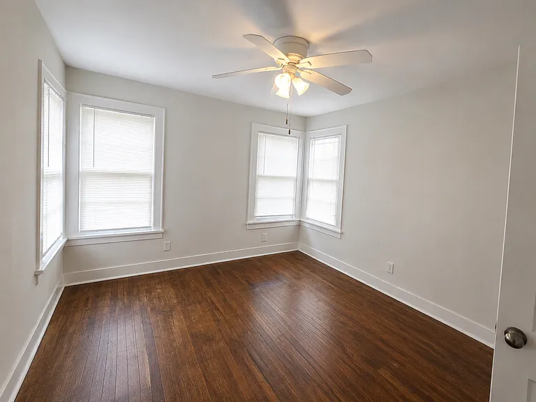 146 E Boulevard St — Photo 7