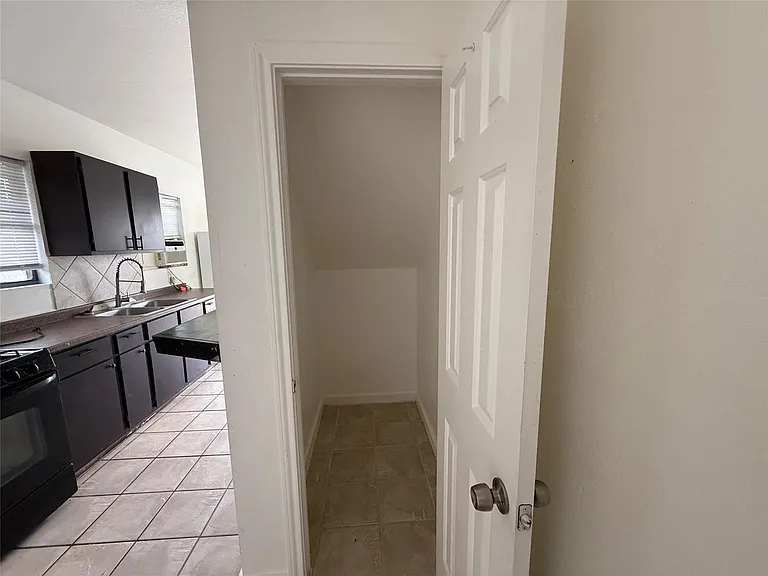 938 Zoe St #1 — Photo 9