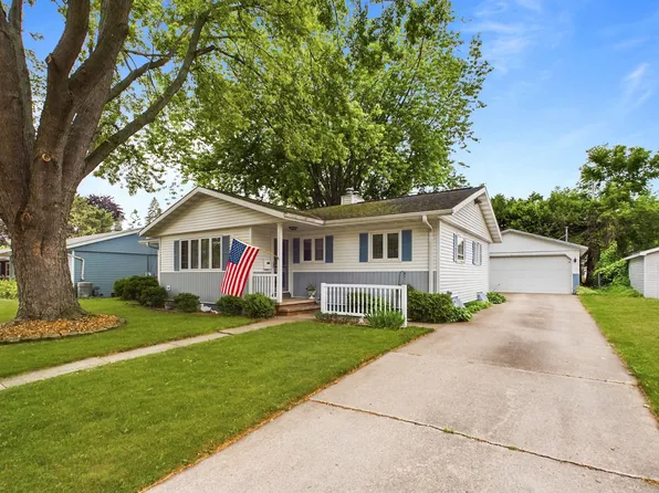 2335 Minerva St, Oshkosh, WI 54901