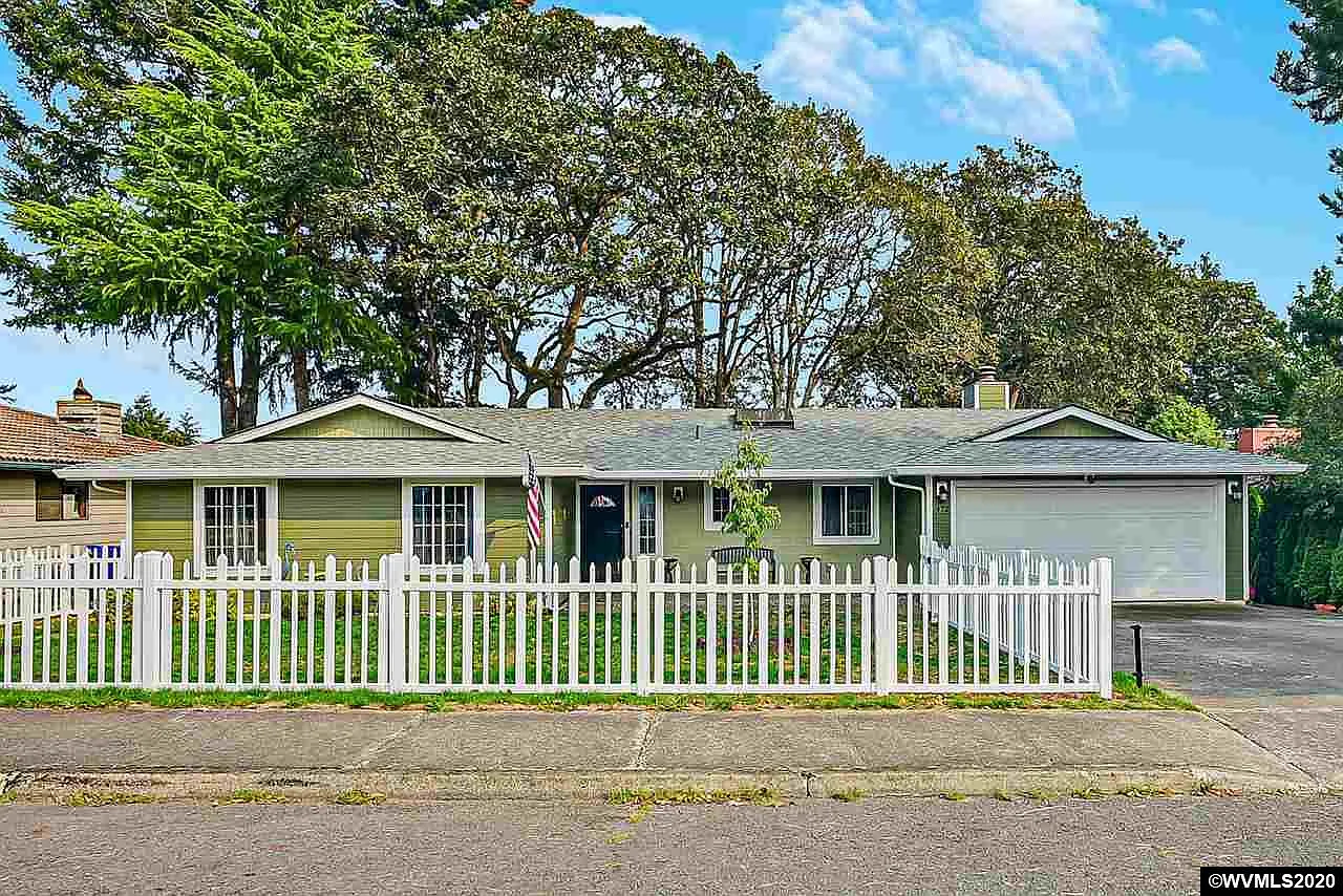 472 Suncrest Ave NW photo 1