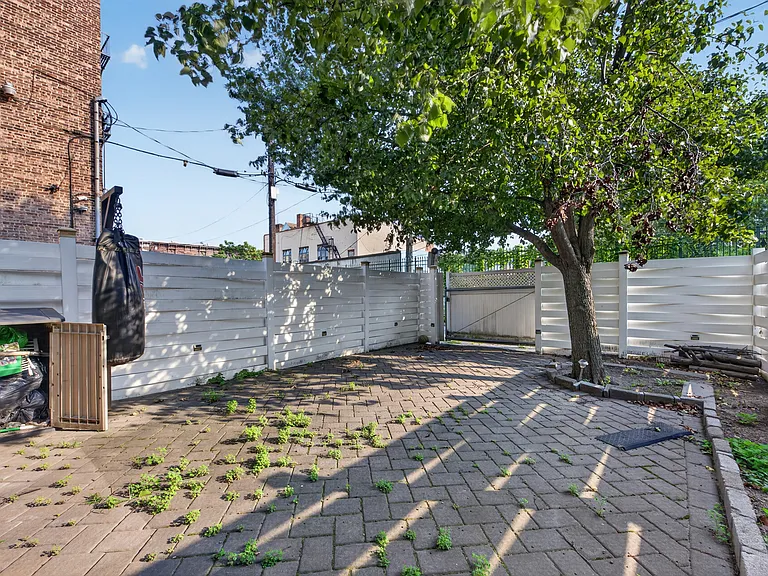 13 Bentley Ave #2 — Photo 30