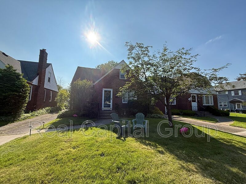 1st image of 226 Capen Blvd