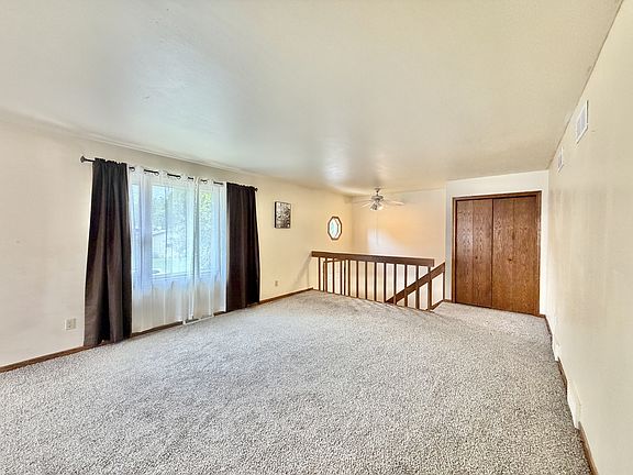 3rd image of 2658 Chesapeake Dr
