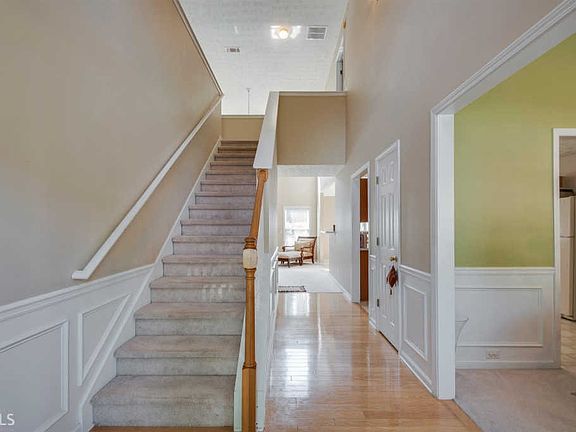3rd image of 532 Pecan Creek Way