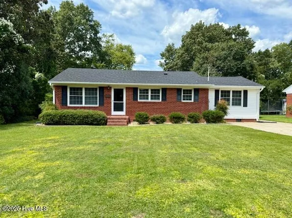 3242 N Contentnea Street, Farmville, NC 27828