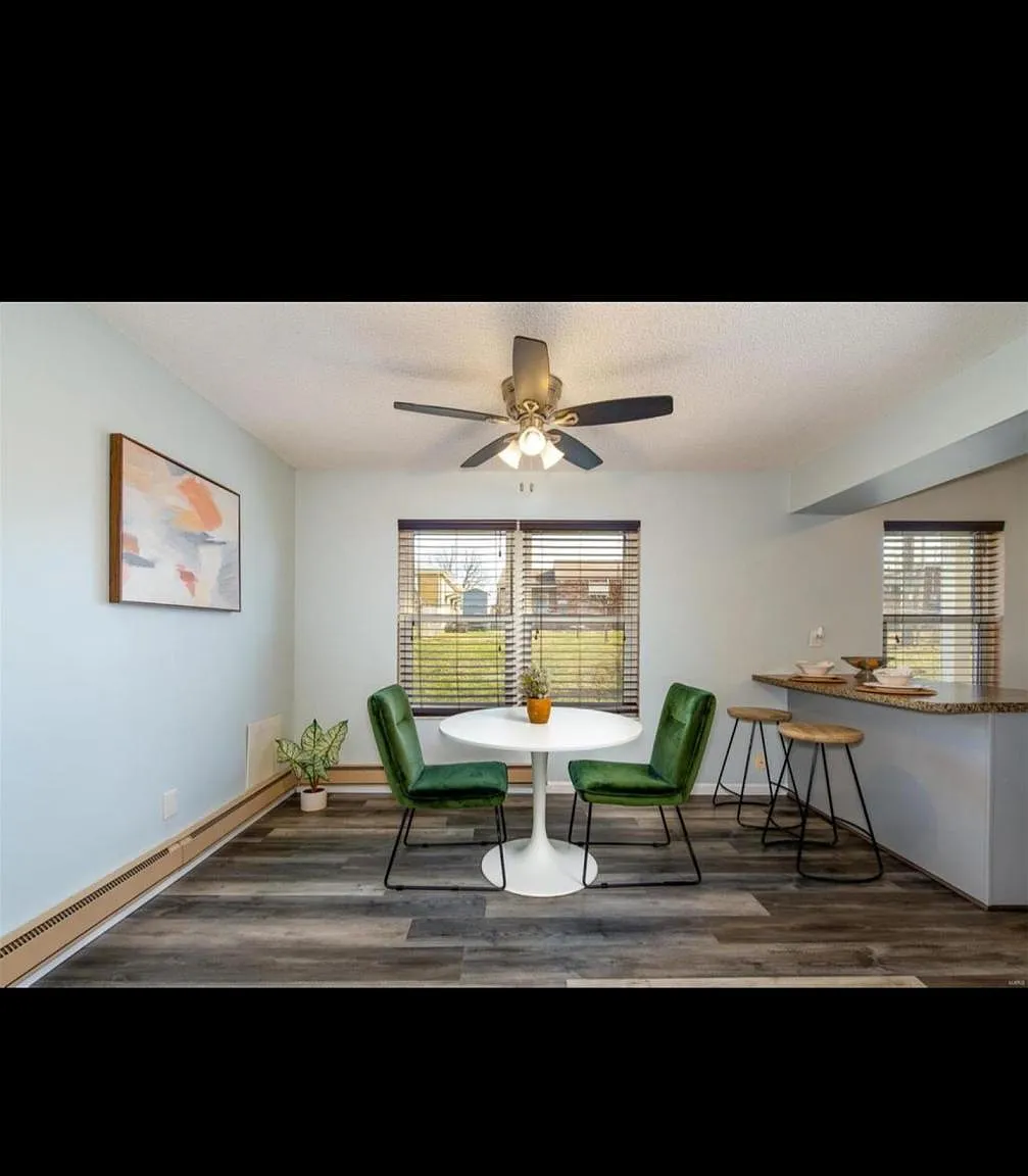 2 bed, 886 sqft, $1,200 — Photo 2