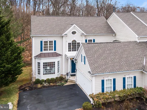 615 Wiltshire Ln, Newtown Square, PA 19073