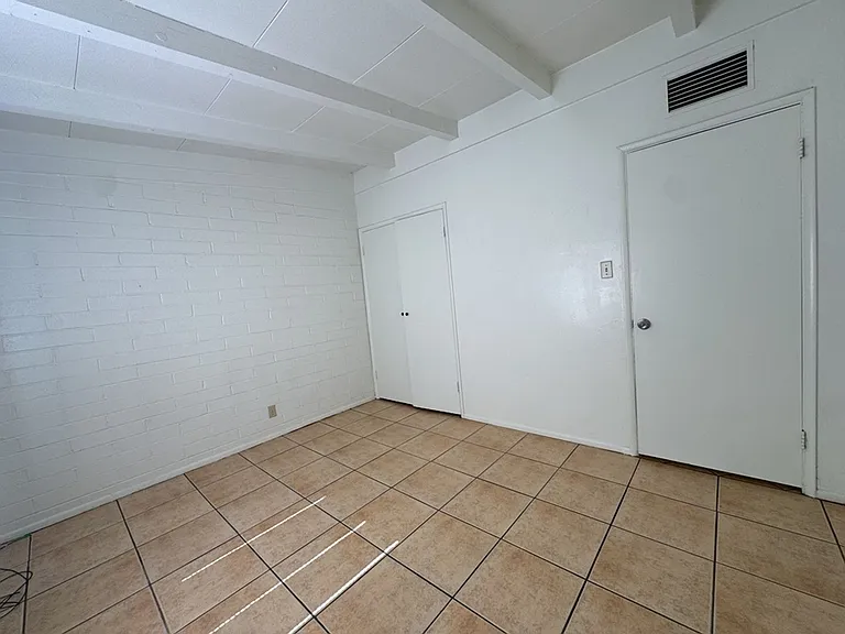 1800 E Fry Blvd #18 — Photo 5