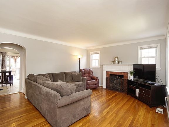 5th image of 3813 O Leary Ave