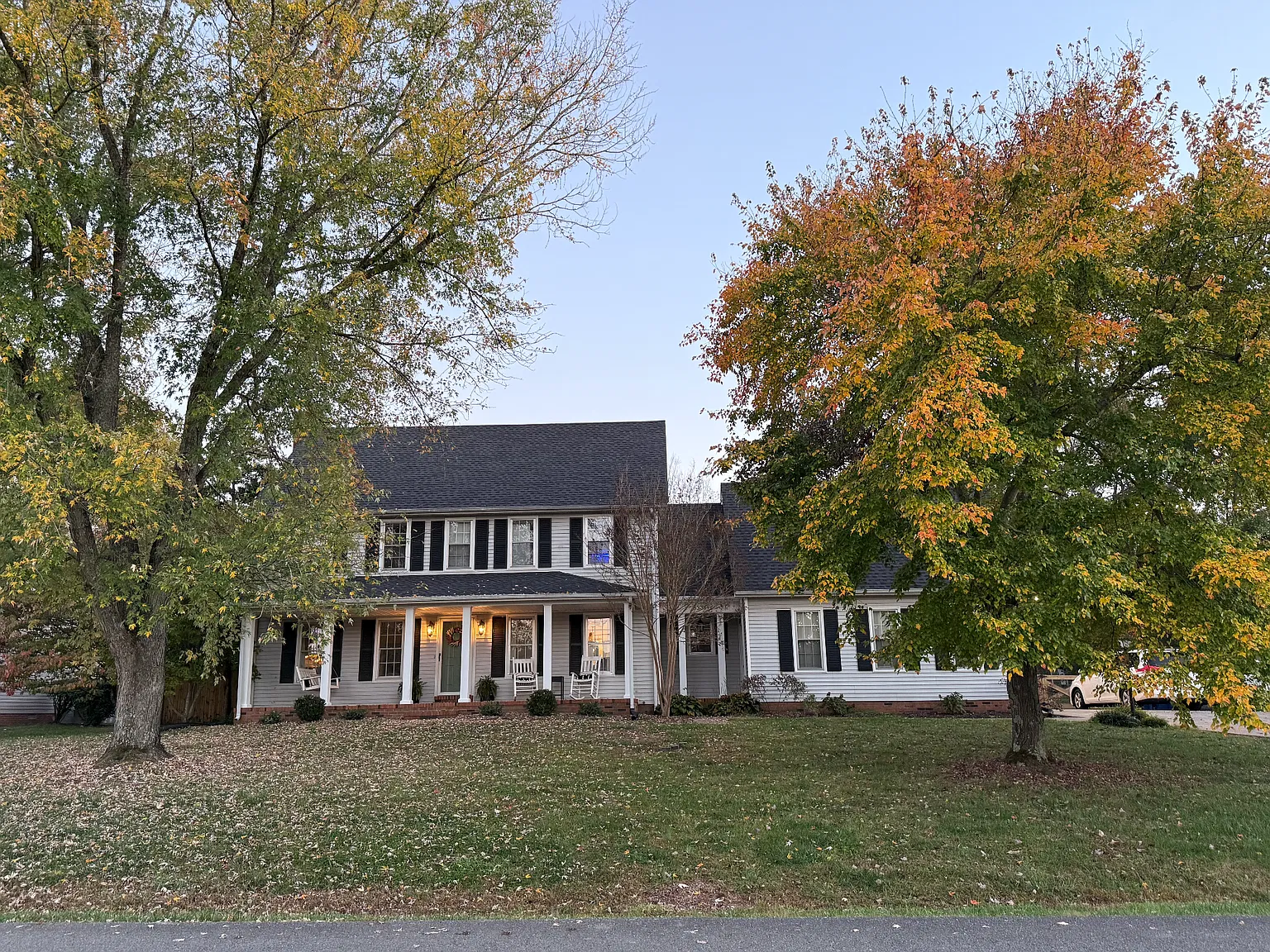 4 bed, 2.5 bath, 2951 sqft, $3,200 — Photo 4