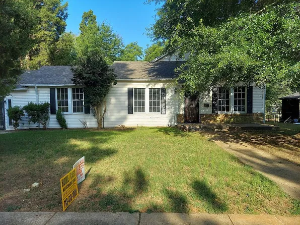 107 Acorn Dr, Marshall, TX 75670