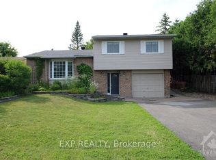 74 Seabrooke Dr, Ottawa, ON K2L2K5