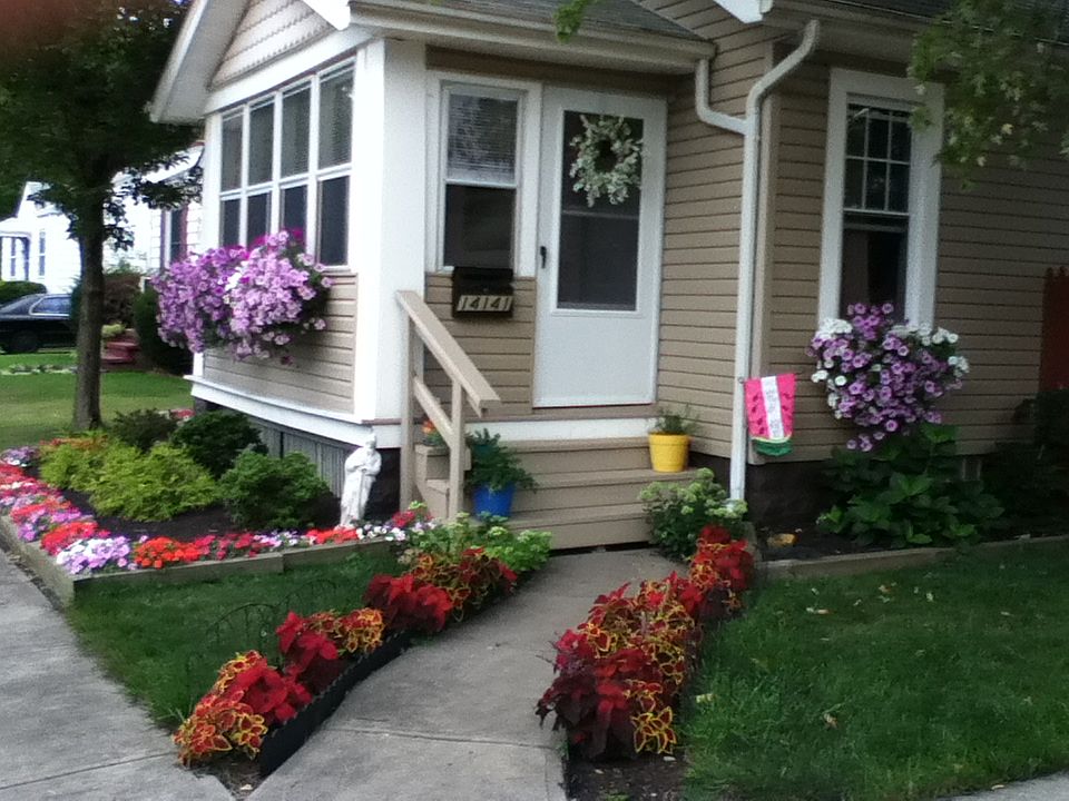 1st image of 14141 Beech Ave