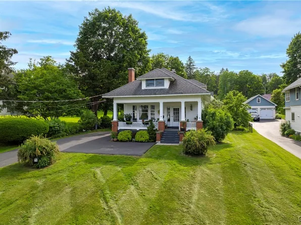 82 Oxford Rd, New Hartford, NY 13413
