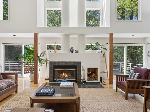 318 Titicus Rd, North Salem, NY 10560