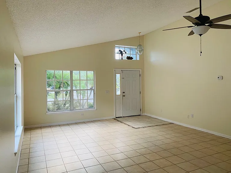 10918 Rushwood Way — Photo 3
