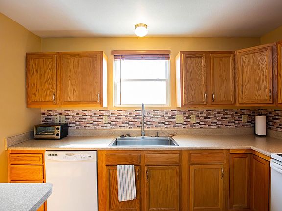 4th image of 3002 Brookville Dr