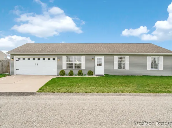 11688 E Bear Meadows Dr SE, Alto, MI 49302