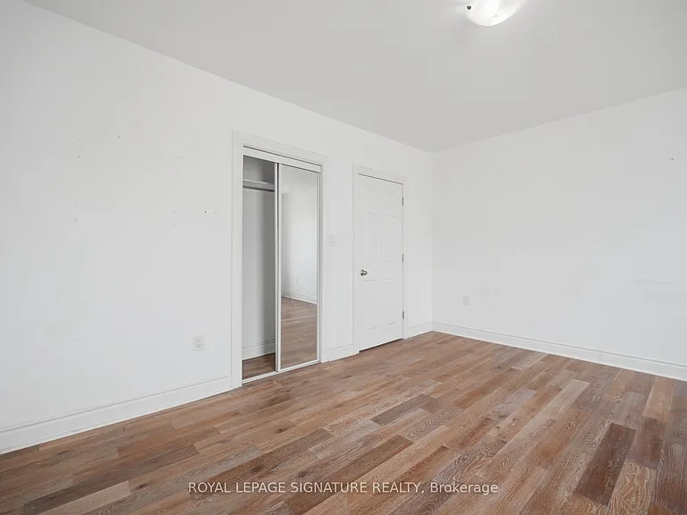 3331 Dundas St W — Photo 15