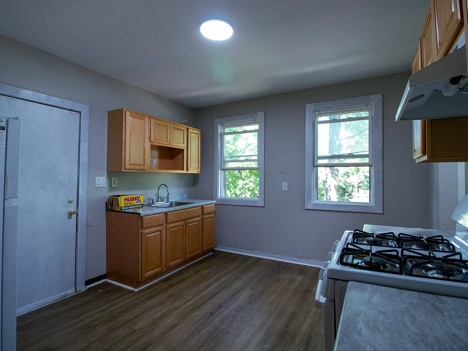 3 bed, 1000 sqft, $2,195 — Photo 4