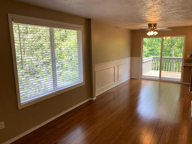 12500 SW Karen St #6 — Photo 6