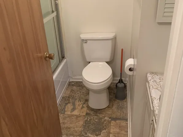 609 S Pike St APT 2, Shinnston, WV 26431