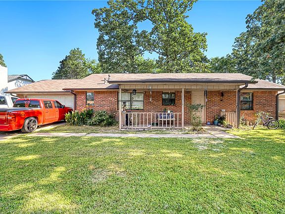 2nd image of 1403 Rolling Oaks Dr
