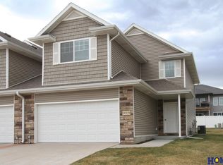 9009 Tumbleweed Dr, Lincoln, NE 68507
