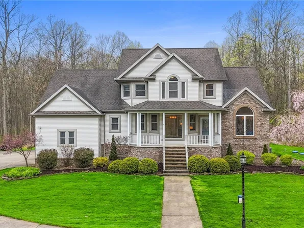 10550 Sawmill Dr, Chardon, OH 44024