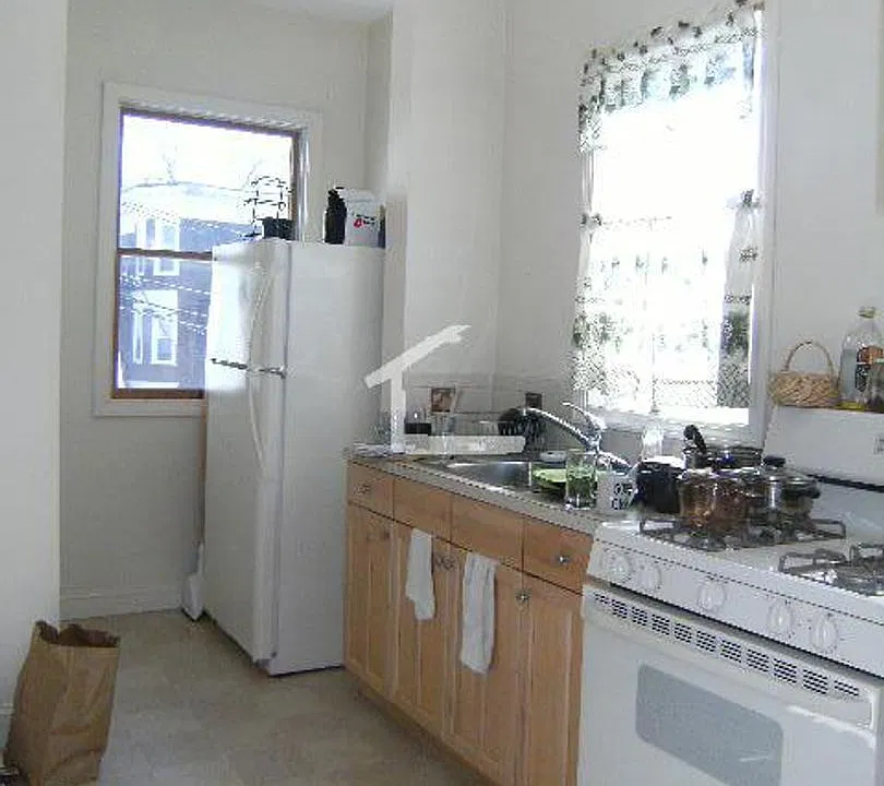 77 Easton St #2