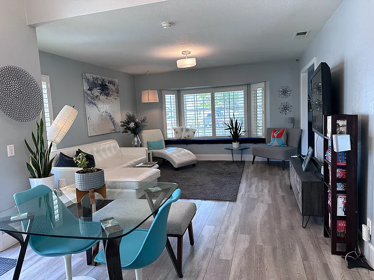Redwood Ln — Photo 12