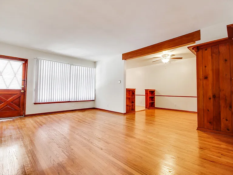 12224-34 Chandler Blvd — Photo 33