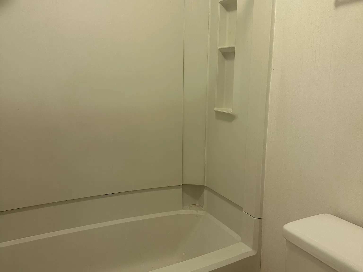 2 bed, 1.5 bath, 1100 sqft, $1,600 — Photo 3