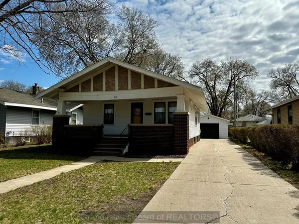 519 W 13th St, Grand Island, NE 68801