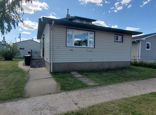 112 2nd Ave SE, Dickinson, ND 58601