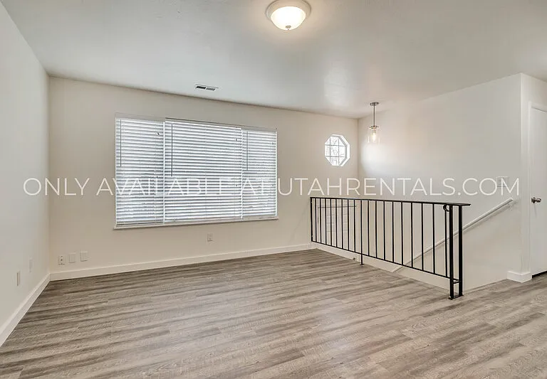 255 E Center St #10 — Photo 12