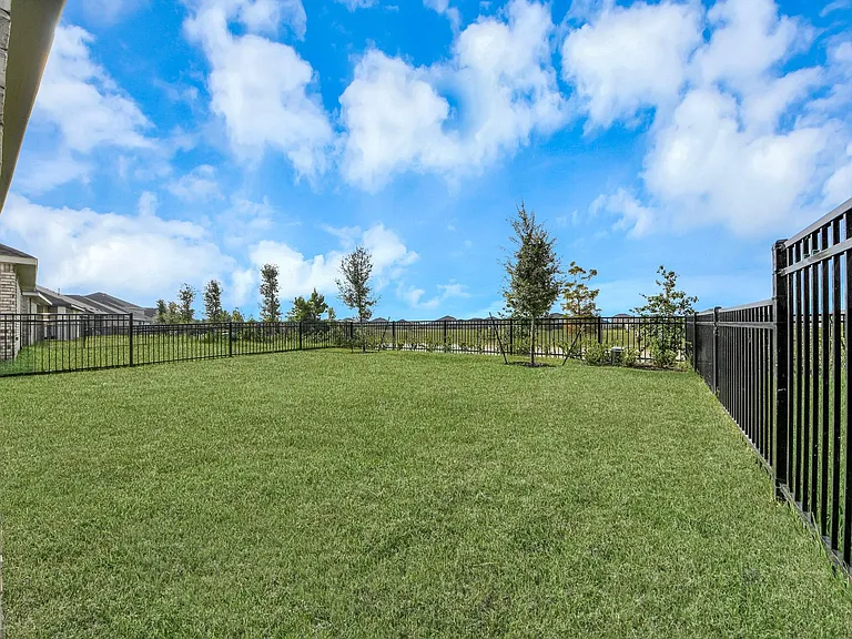 27443 Sunterra Village Dr — Photo 46