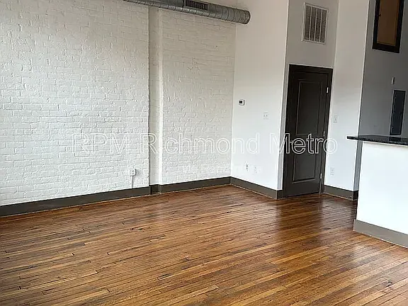 1322 W Broad St — Photo 4