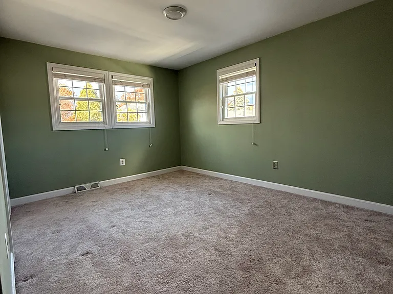 11-15 Marie Ln — Photo 21