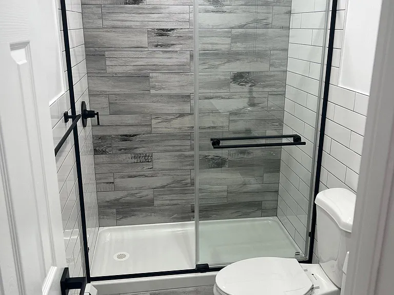 1039 Walker St #D — Photo 7