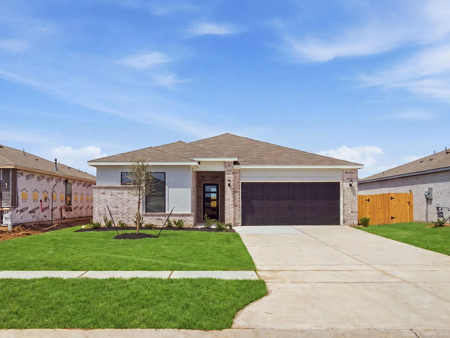 3 bed, 2.0 bath, 1658 sqft, $2,725 — Photo 1